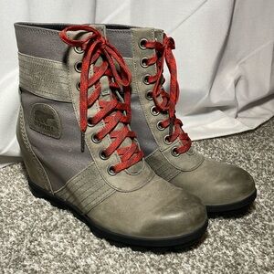 Sorel Lexie Wedge Boot size 9.5